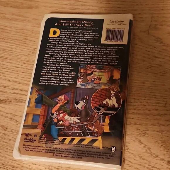 Walt Disney Oliver & Company vhs clamshell NEW - Picture 2 of 2